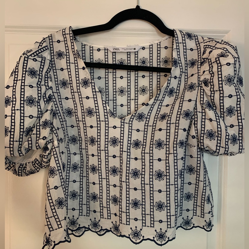 Embroidery crop top